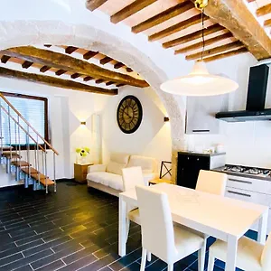 https://ca-di-leo.it-tuscanyhotel.com