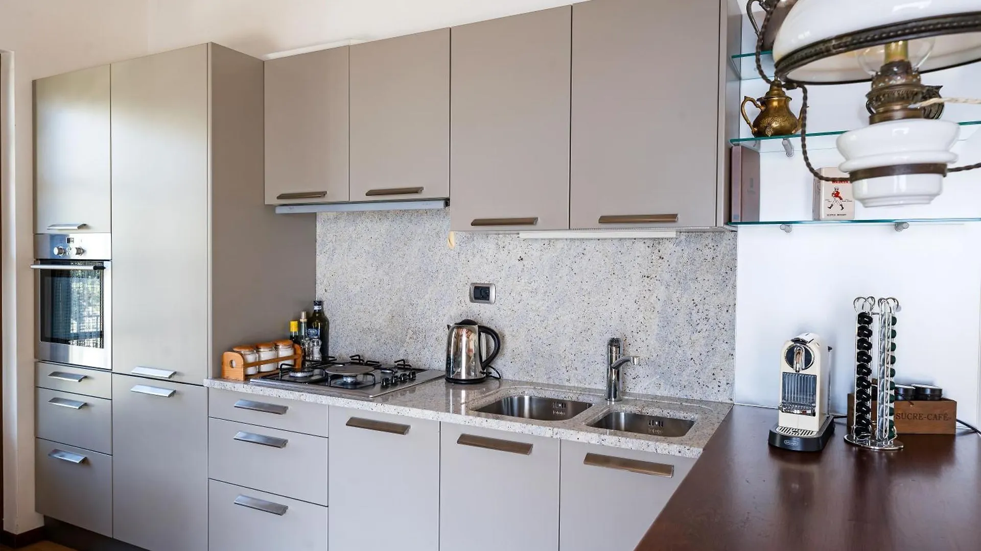 Θέρετρο Alveluu Ristorante E Suites Tremezzo